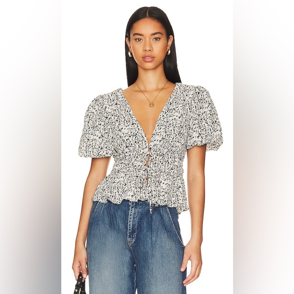 ASTR The Label Floral Bubble Puff Sleeve Blouse With Ties - Picture 3 of 12